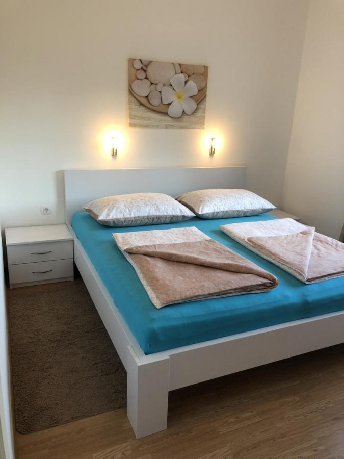 Apartments With A Parking Space Rab - 12383 Banjol エクステリア 写真
